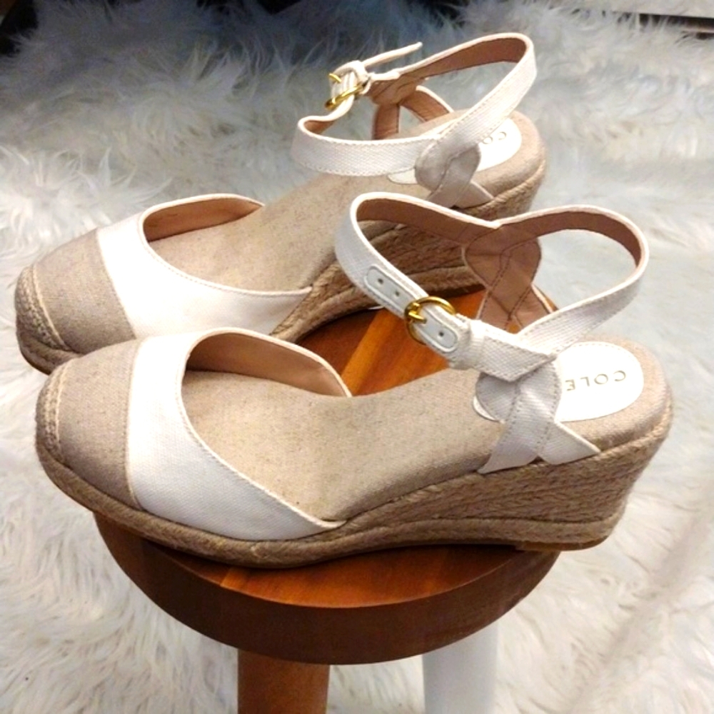 Cole Haan Wedges Size 8.5  Cloudfeel Low Heels Neutral White Taupe NWOT - Picture 2 of 9